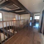 2階廊下も広々としています。