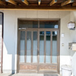 【リフォーム前／玄関外観】