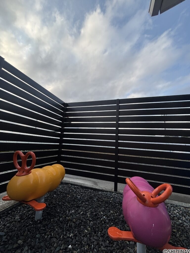 お子様にうれしい遊具のあるお庭