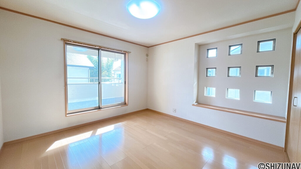 【2階8帖洋室】