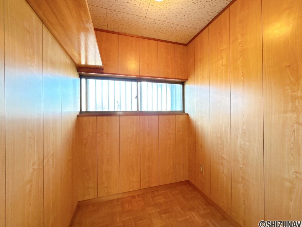 【1階ウォークインクローゼット】