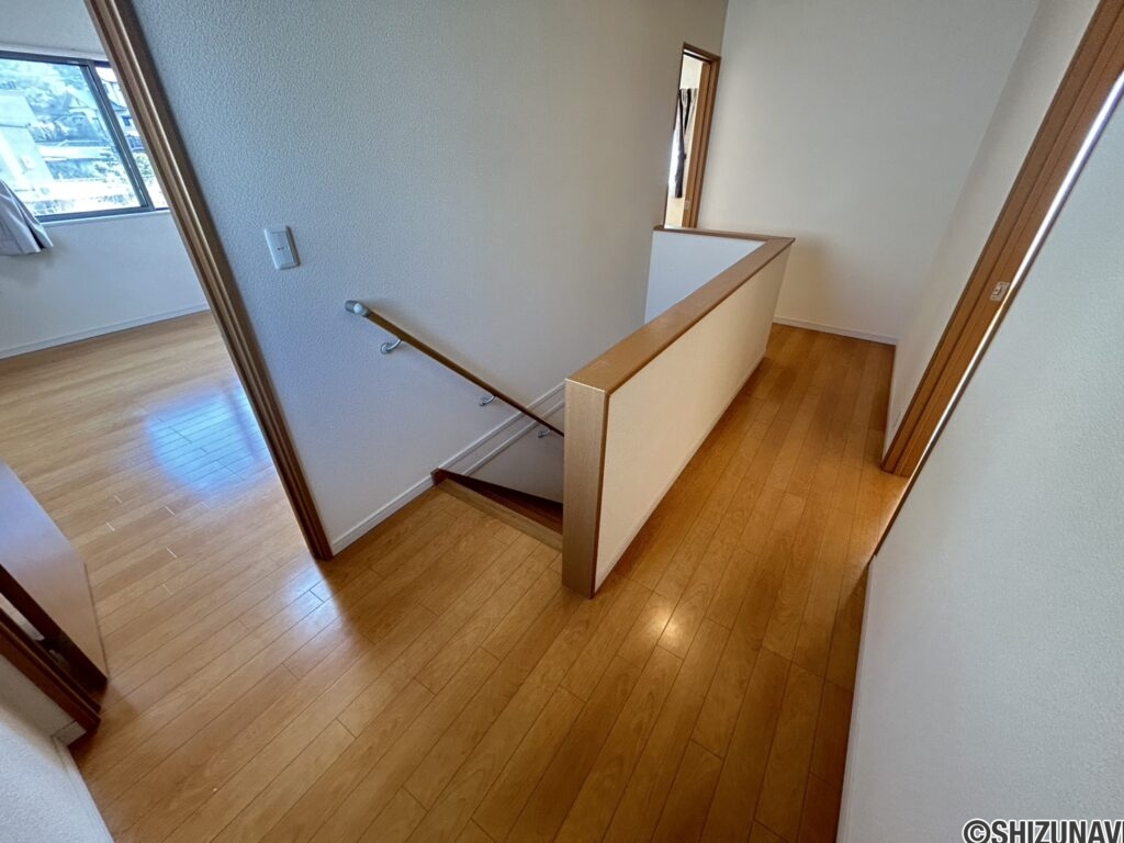2階踊り場になります。
