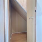 階段下を活かした収納スペースになります。