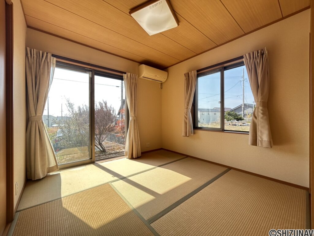 和室になります。南西角部屋になりますので日当たり良好です。