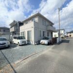 駐車場は2～3台可能です♪