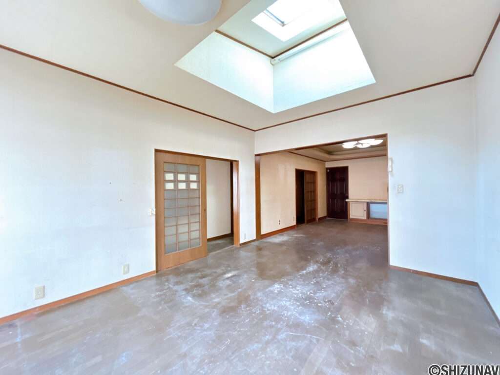 【1階洋室10帖】