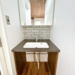 【1階洗面台】クリーニングいたします。