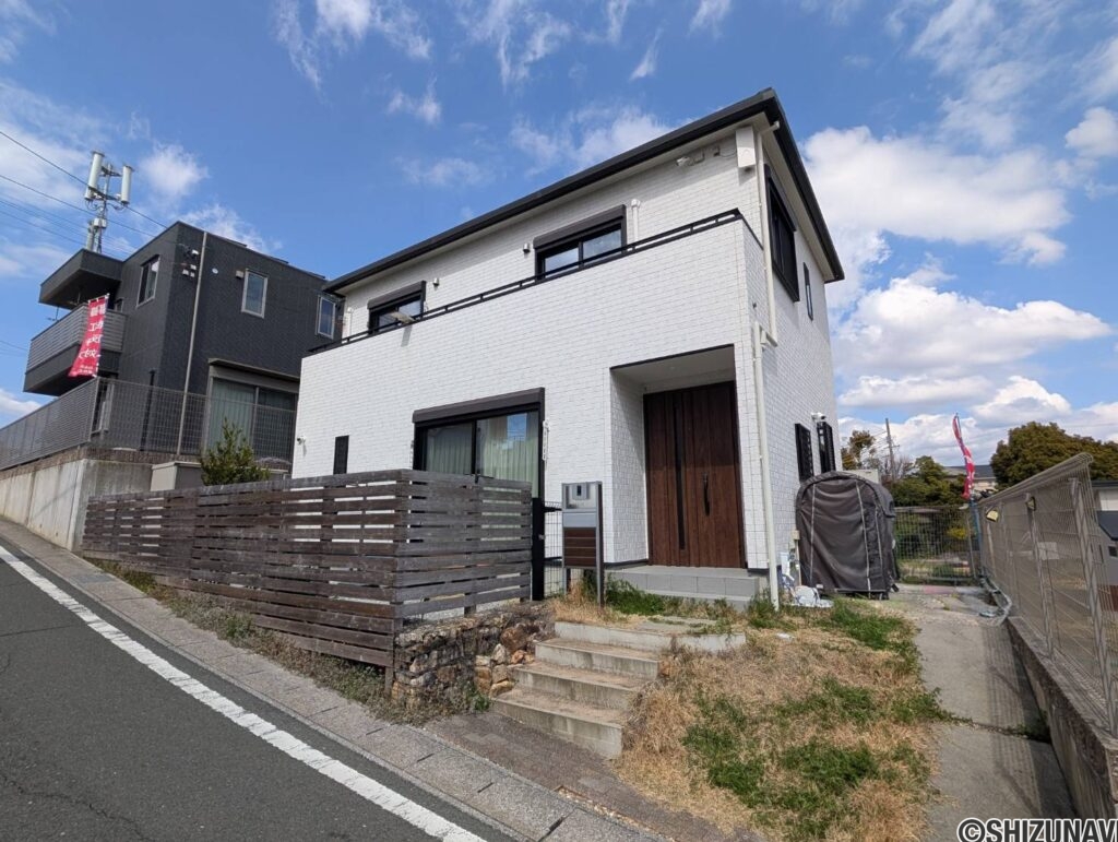 浜松市中央区和合町　中古住宅の画像