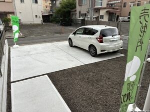 広々とした駐車場