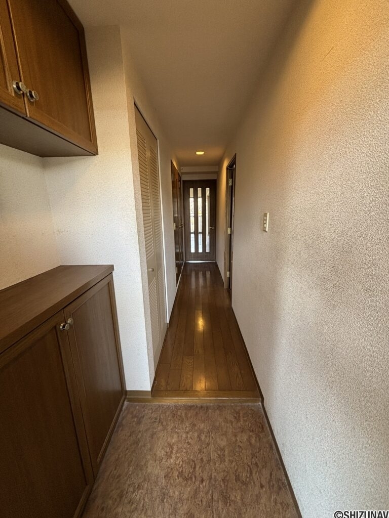 サンシェスタ　玄関