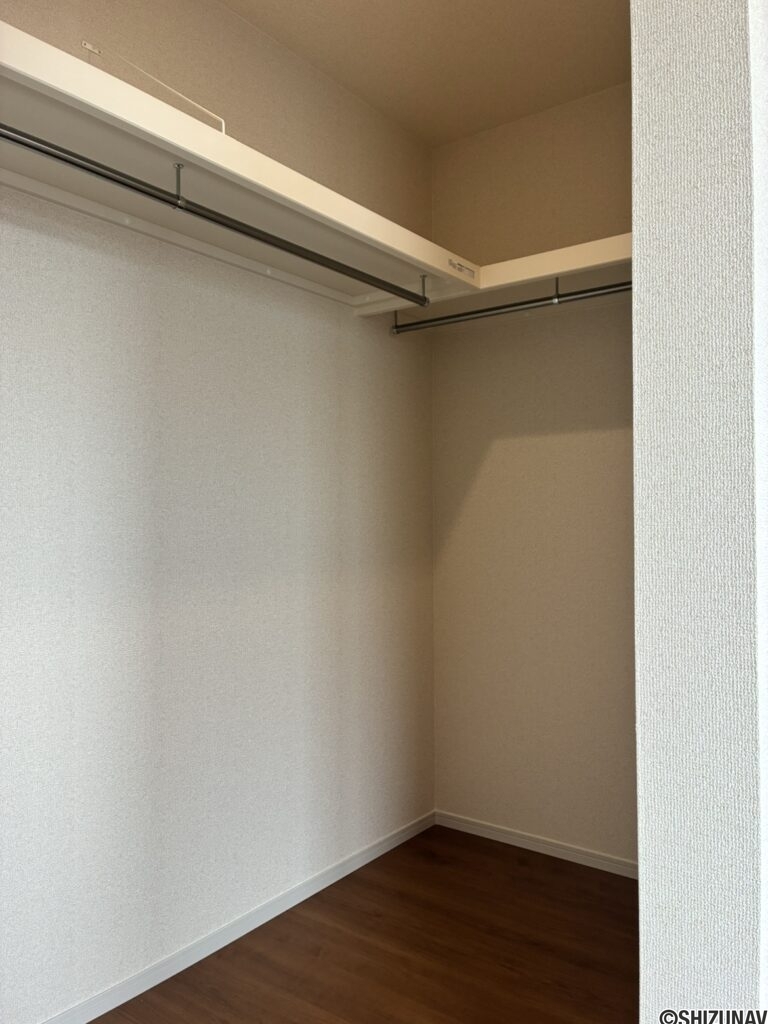 【2階南側洋室】