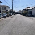 前面道路(本物件北側から撮影)