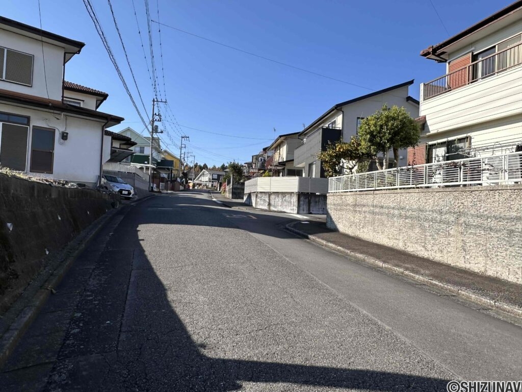 富士宮市星山　戸建て　道路