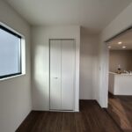 1階 洋室(3.8帖)の写真です。