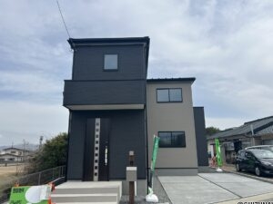 物件正面からの写真です。