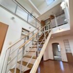 オープン階段で開放的です。