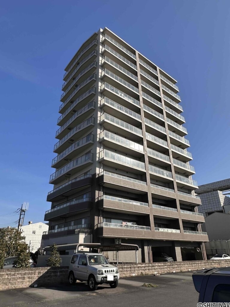 13階建ての9階東南角部屋、バルコニーからの眺望は圧巻です。