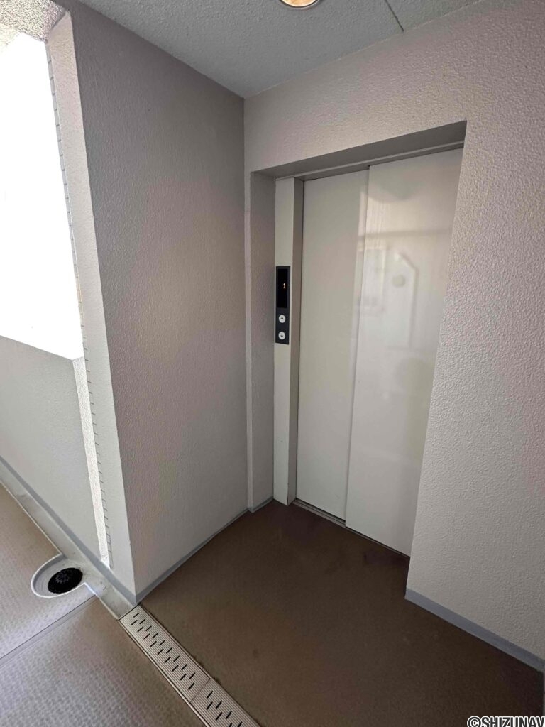 エレベーター。