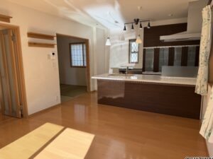 １階はシャッターがあり防犯的にも安心です