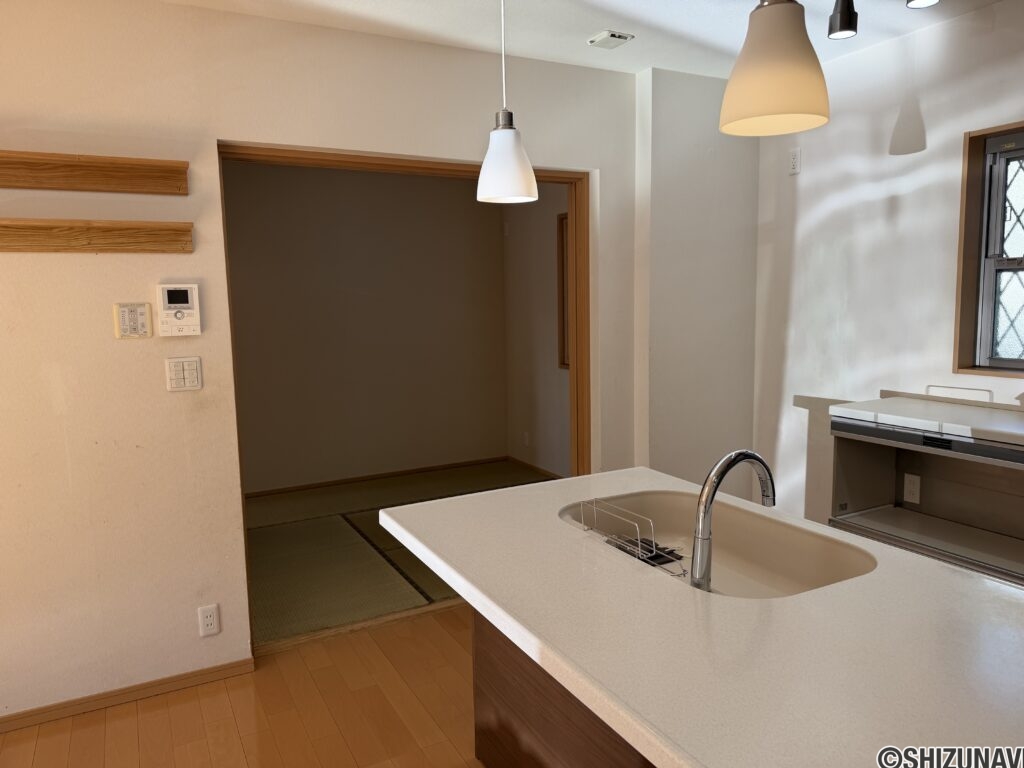 センサー付きの水栓で楽々です