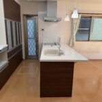 背面カップボードが大きく収納力あります