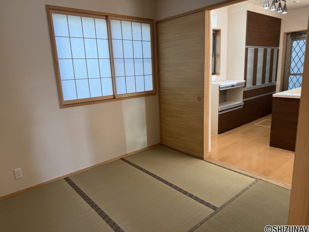 １階に畳スペースがあります　ゴロンとできます