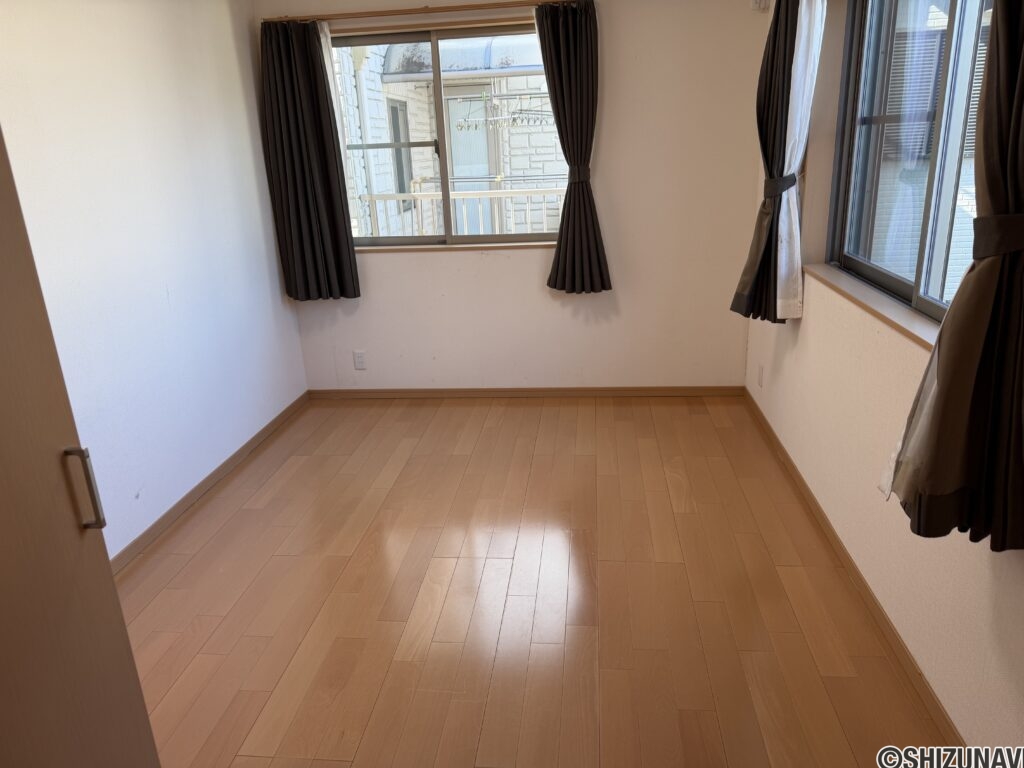 ２階　北側洋室（６帖）