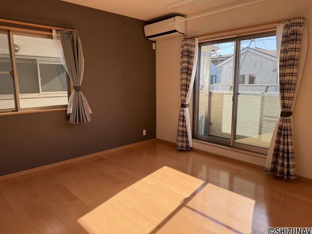 ２階　南側洋室（８帖）