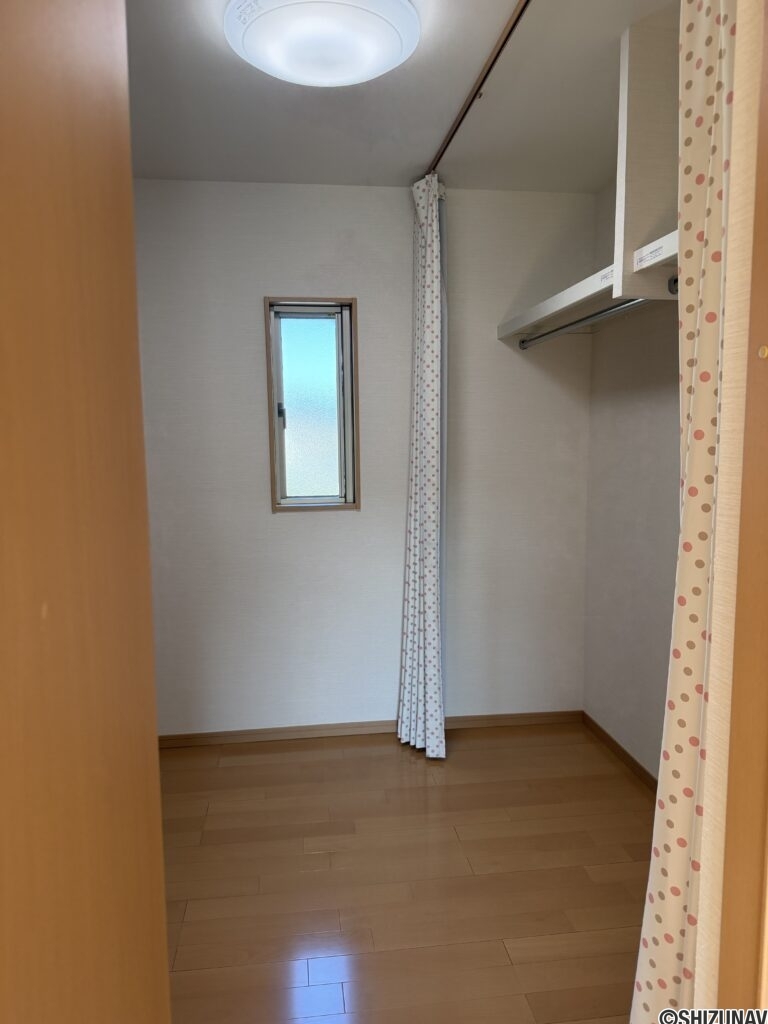 ウォークインクローゼットは４．３帖と広々便利です