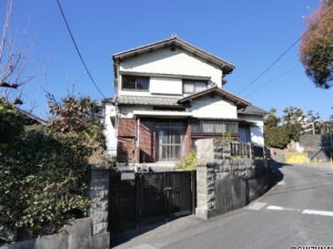 富士市今泉7丁目　中古住宅　6DKの物件画像