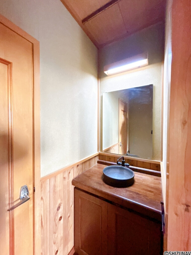 【母屋洗面台】