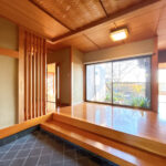 【母屋玄関内観】