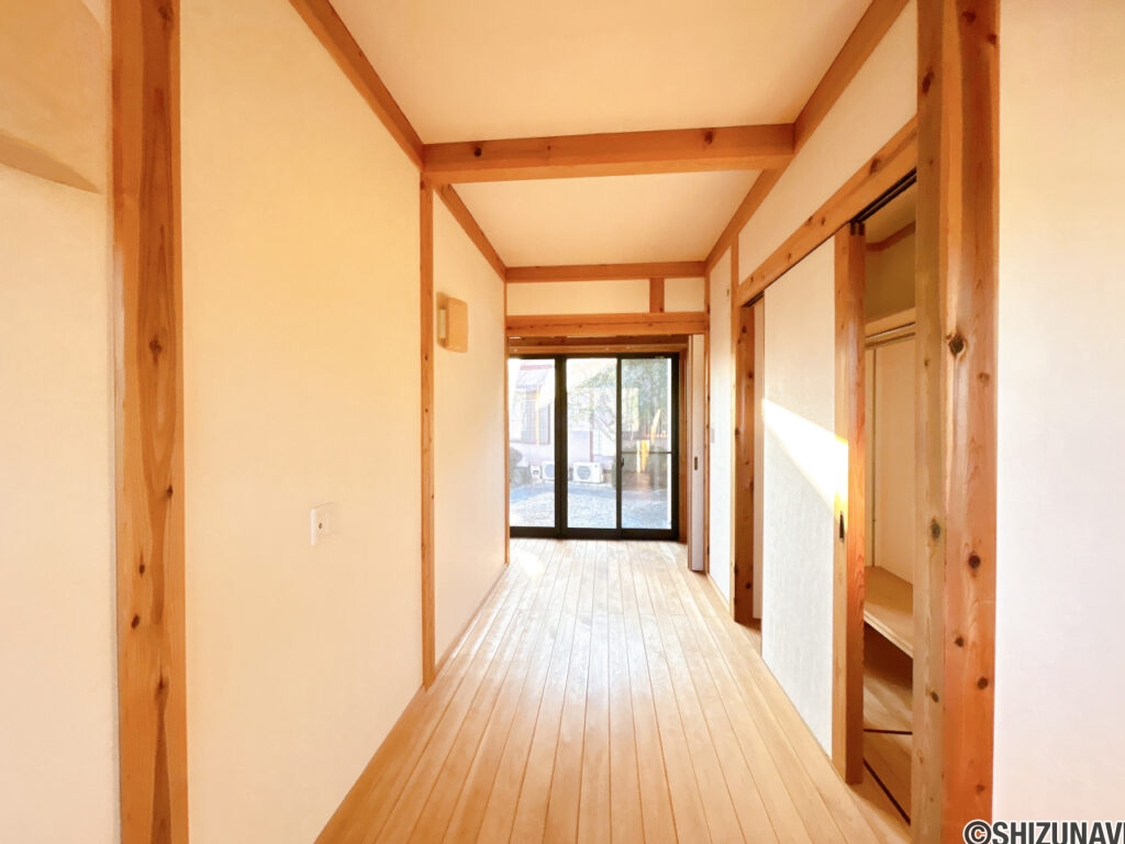 【離れ1階廊下】
