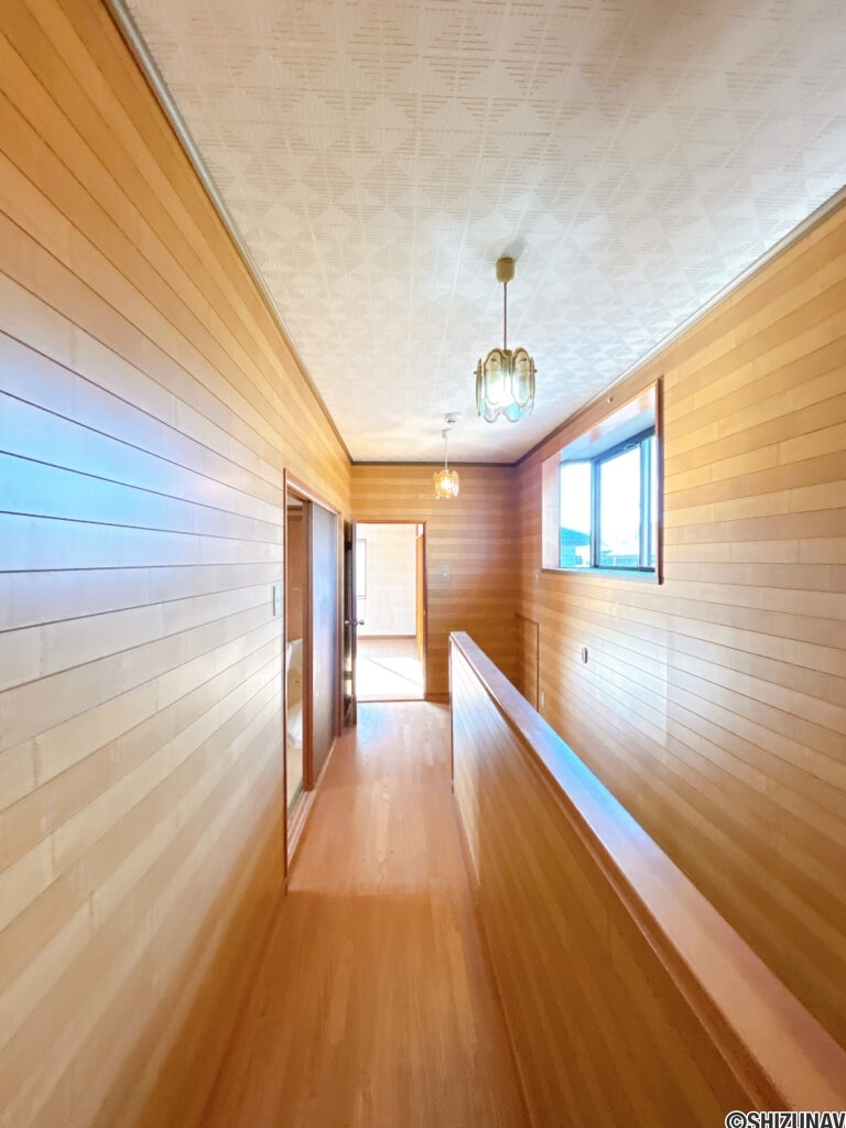 【2階廊下】