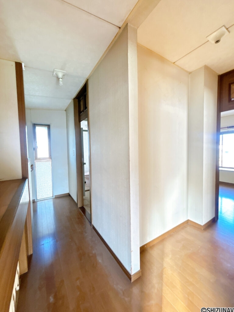 【2階廊下】
