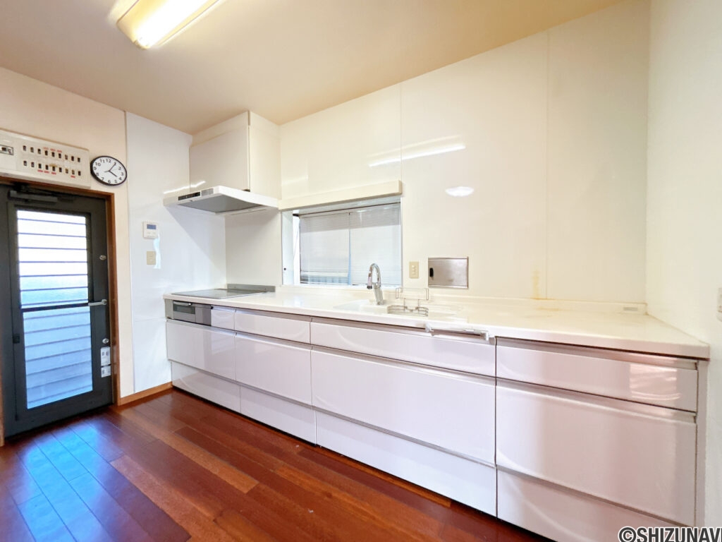 【母屋キッチン】