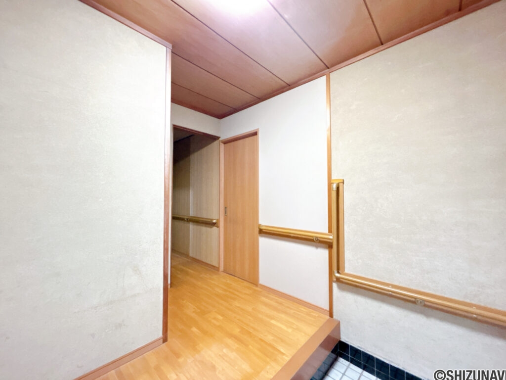 【玄関ホール】