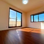 2階南西側洋室　別角度です。