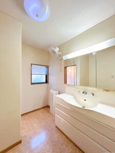 【母屋洗面所】