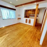 リビング（和室付近からキッチン方向を撮影）