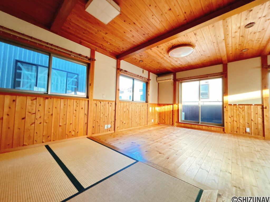 【2階リビング・畳コーナー】