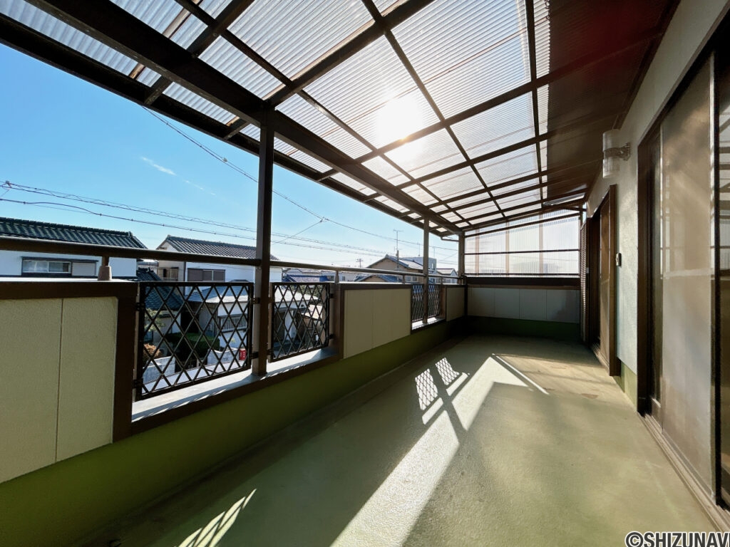 【バルコニー】