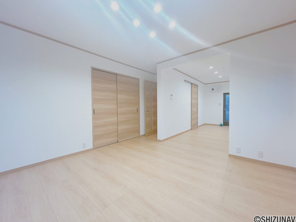 【1階LDK】１７帖のLDKです。