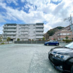 【敷地外駐車場】距離50m。1台6600円/月