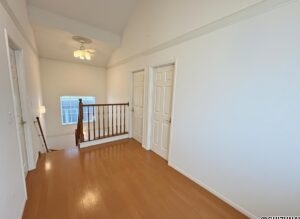 2階廊下です。シーリングファンがついていて1階との空気を循環できます。