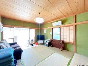 【1階和室】畳を撤去し、フローリング仕上げにすることで約15帖のLDKに変更します。