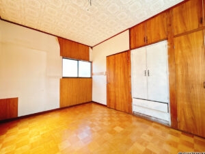 【リフォーム中/2階約6帖洋室（3/8撮影）】別角度