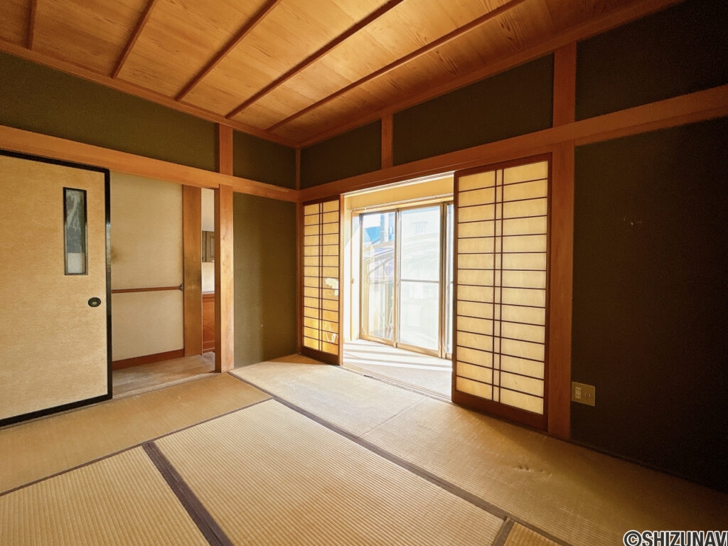 【1階6帖和室】