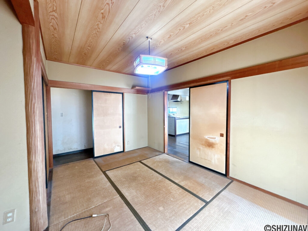 【1階6帖和室】