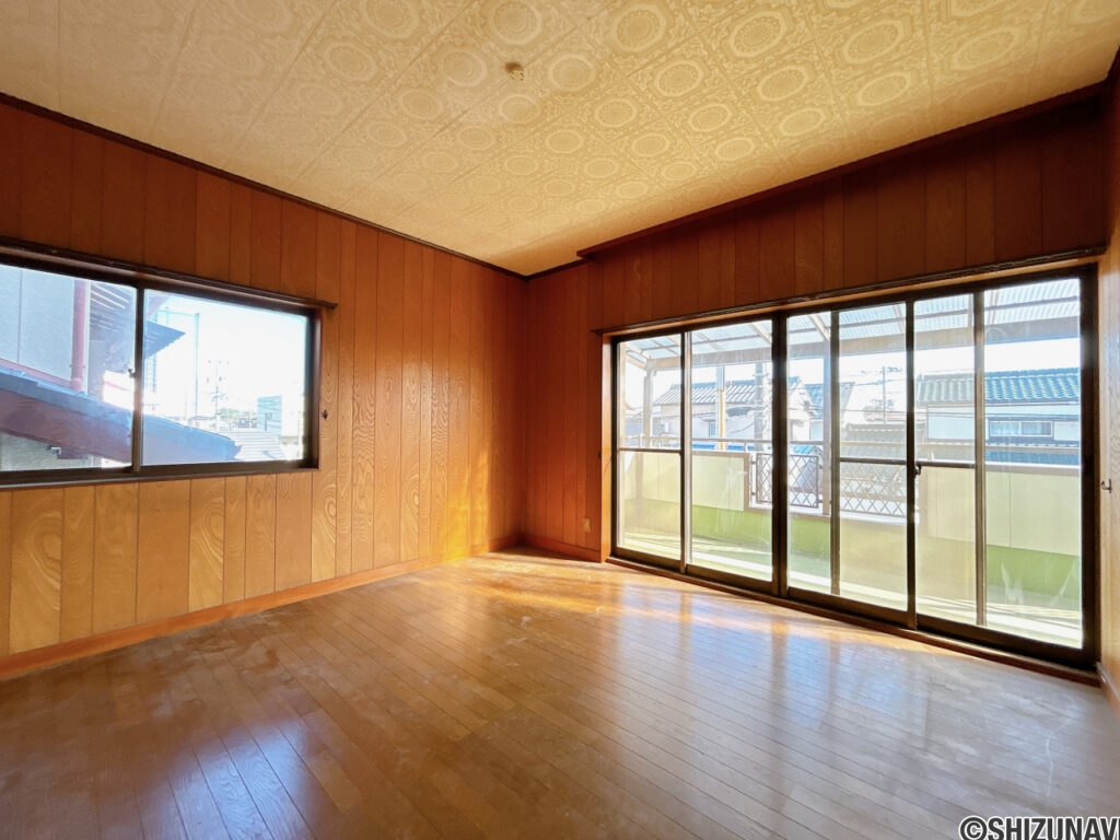 【2階約8帖洋室】
